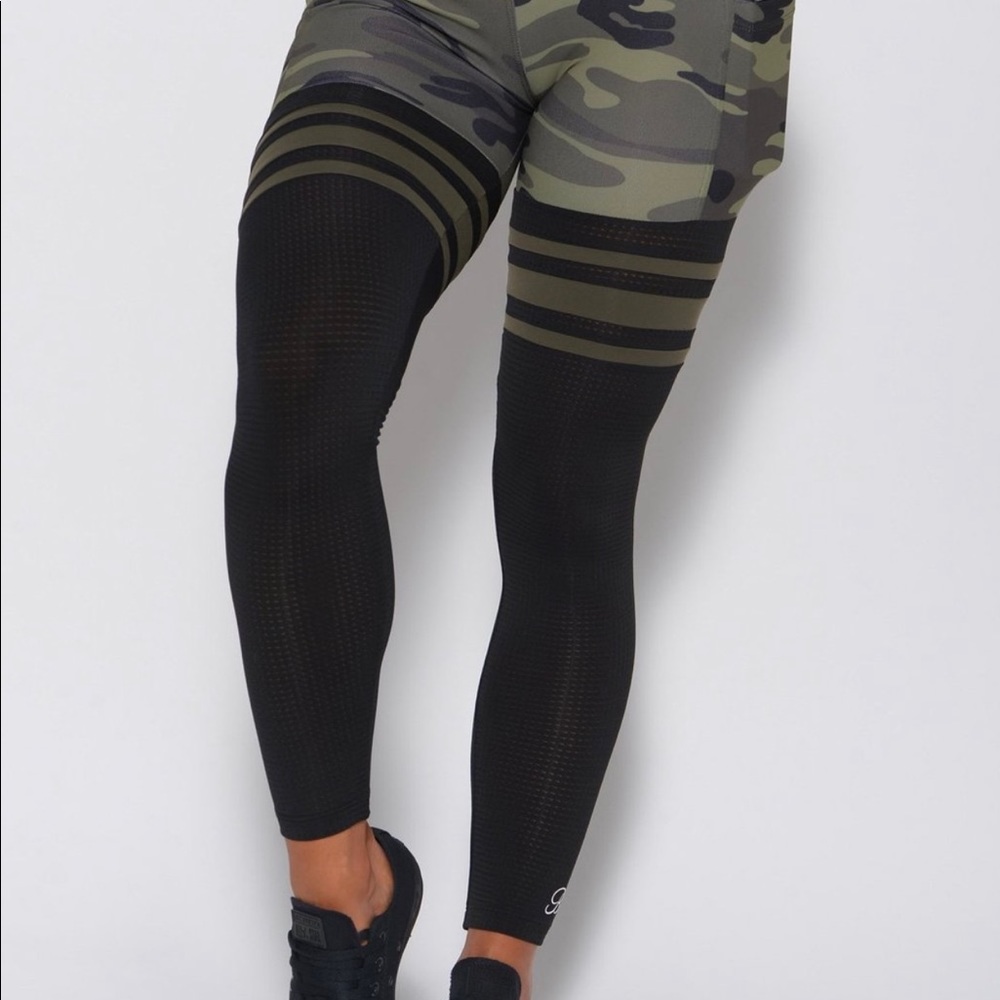 Brand new XL Bombshell Sportswear camo leggings